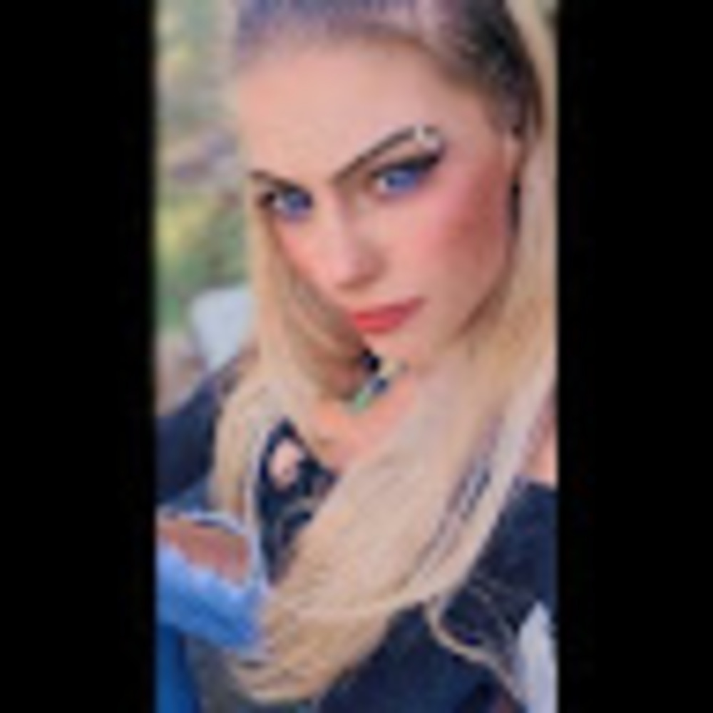 Meet your Posher, Brittany summer